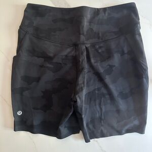 Lululemon size 14 wunder train short